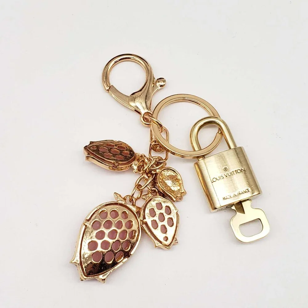 LV Authentic Gold Padlock 🔒 Key Set w/ Unbranded Flower Keychain Charm - Picture 3 of 7